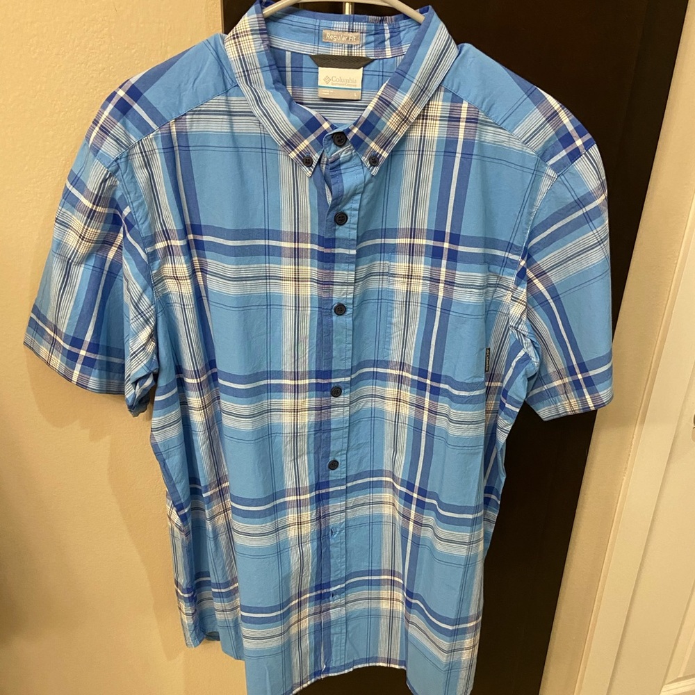 Columbia Short Sleeve Button Down-Large